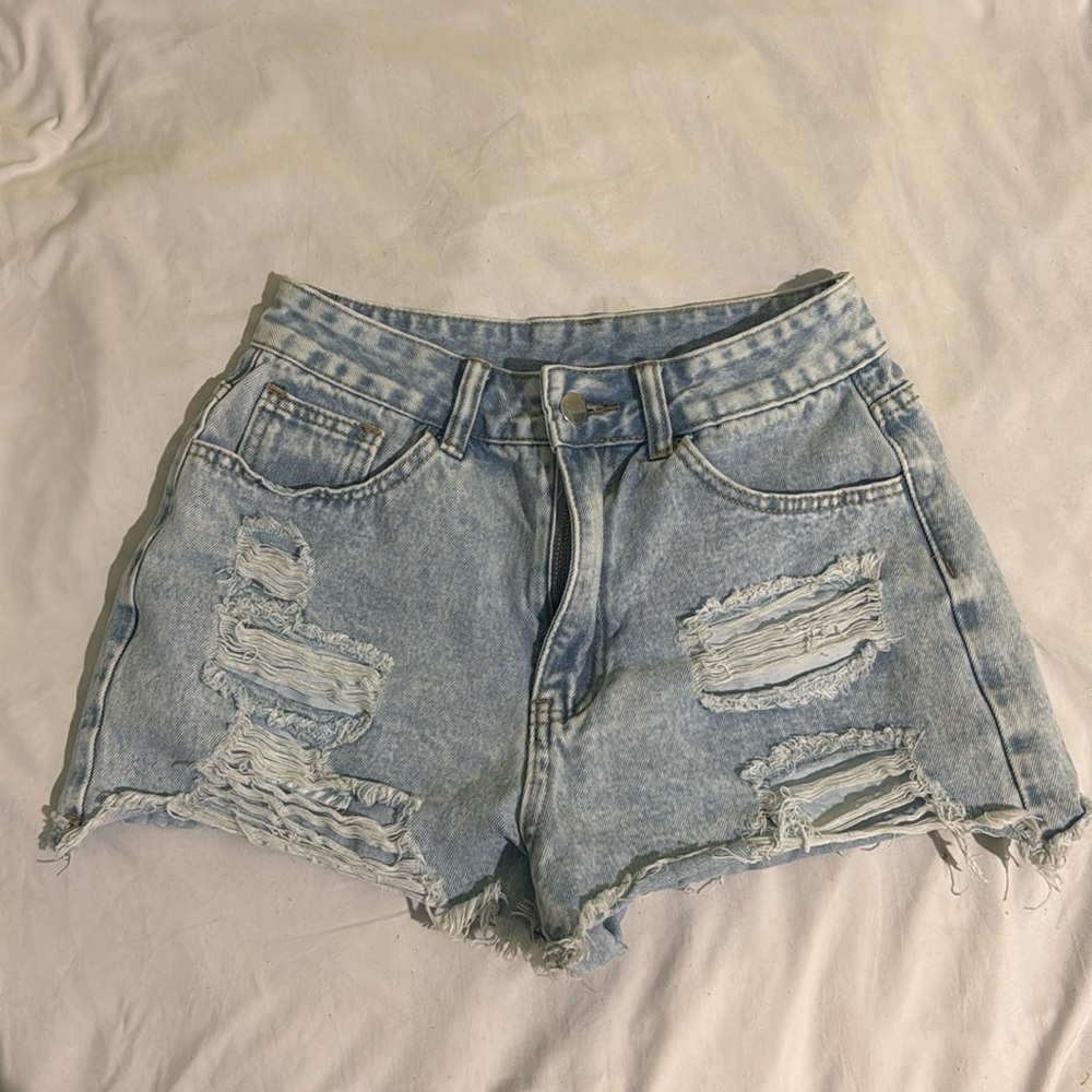SHEIN Light Wash Distressed Denim Shorts – Size 27